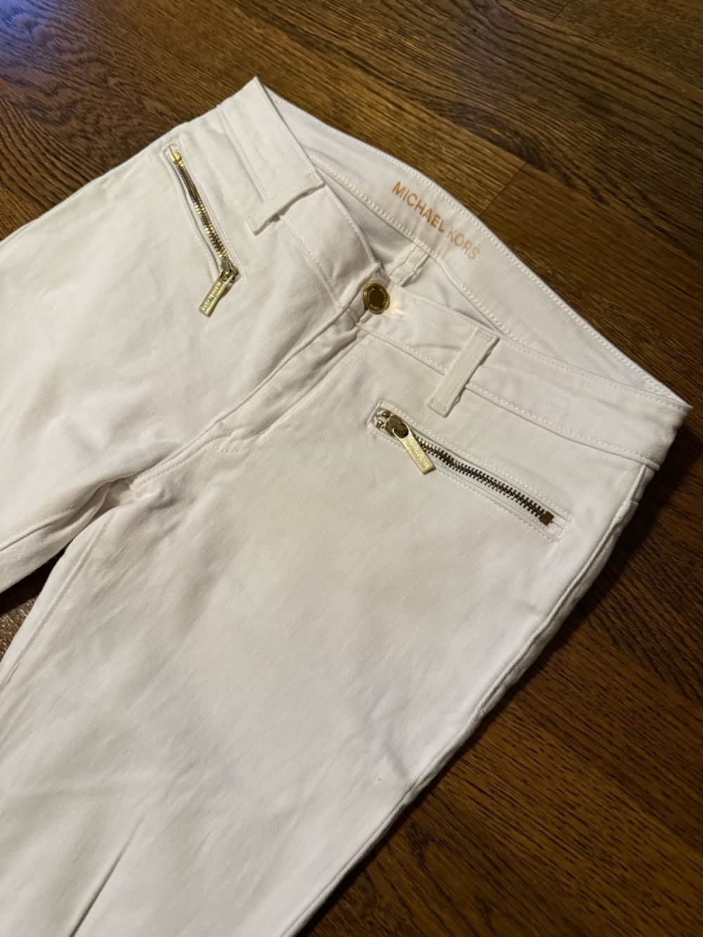 Michael Kors White Skinny Jeans with Gold Logo Detail - Picture 2 of 6